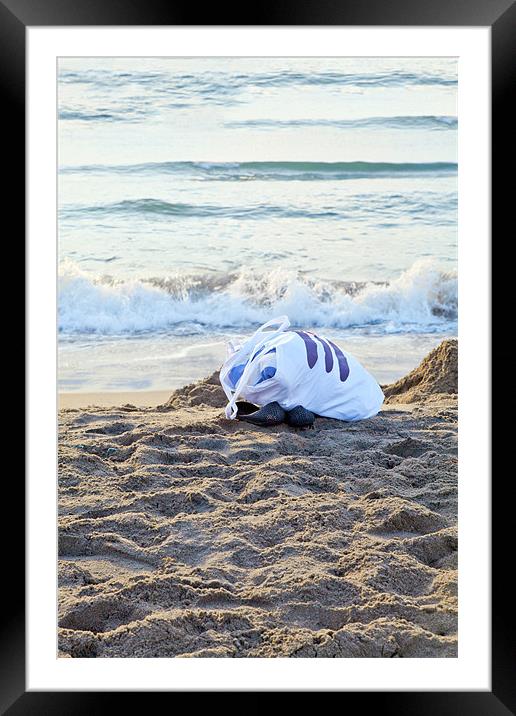 Day at the beach Framed Mounted Print by Arfabita  