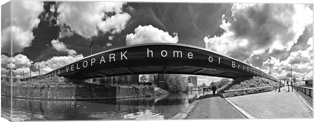 Velodrome Bridge Manchester Canvas Print by Gary Lewis