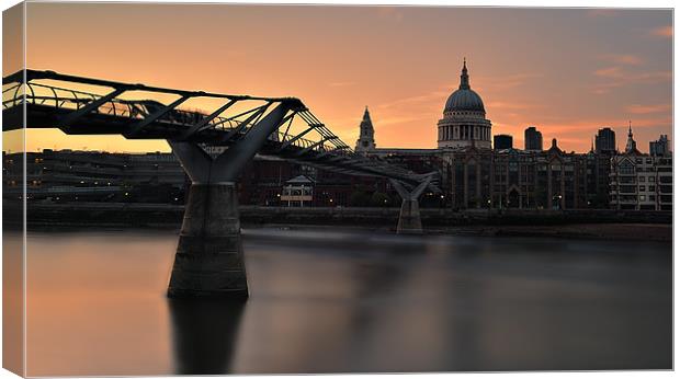 St Pauls Catherdral Canvas Print by Dean Messenger