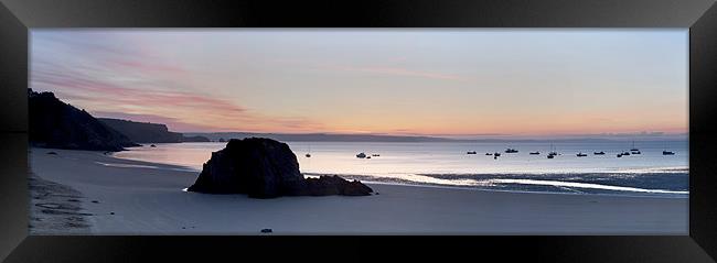 Goscar Rock Panoramic Tenby Framed Print by Simon West
