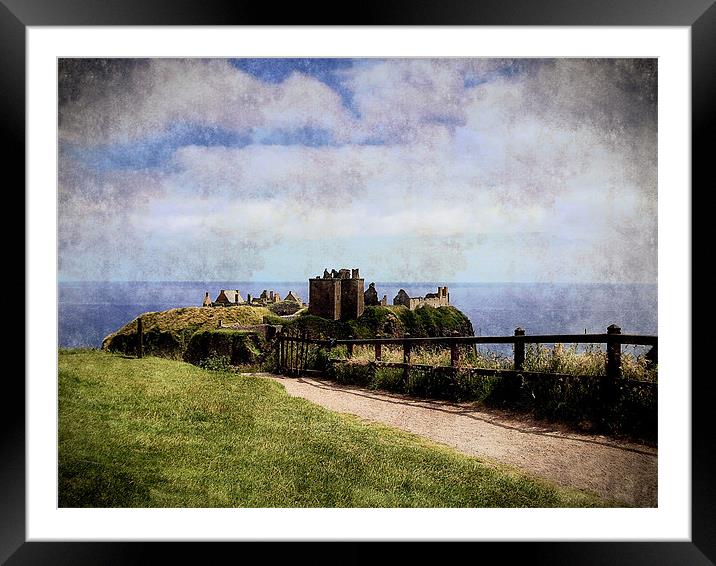 dunnottar castle2 Framed Mounted Print by dale rys (LP)