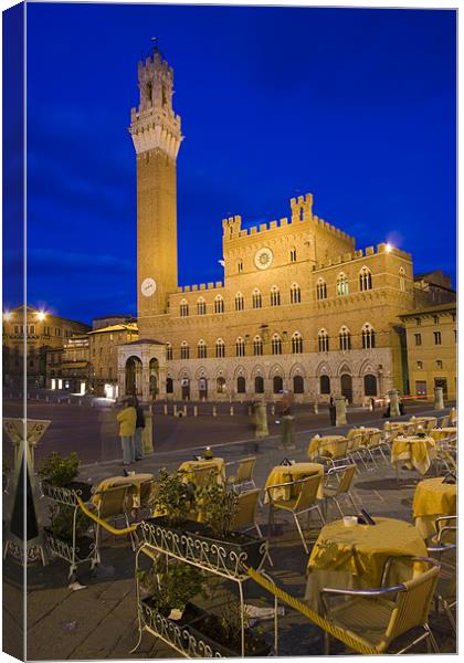 The city hall of Siena  Canvas Print by Thomas Schaeffer