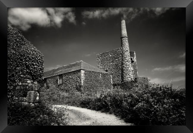 Cornish Tin Mine. Framed Print by David Hare