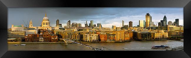Thames with St Pauls panorama Framed Print by Gary Eason