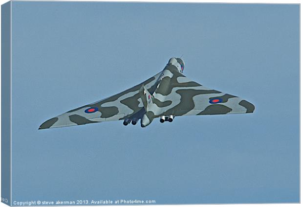 Vulcan bomber climbing into the sky Canvas Print by steve akerman