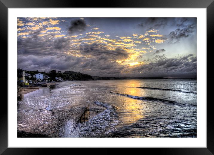 Saundersfoot Beach Framed Mounted Print by Simon West