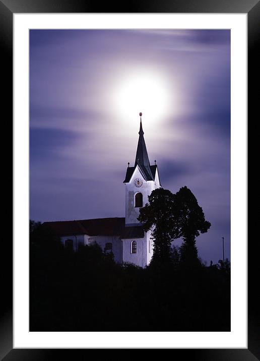Heavenly glow Framed Mounted Print by Ian Middleton