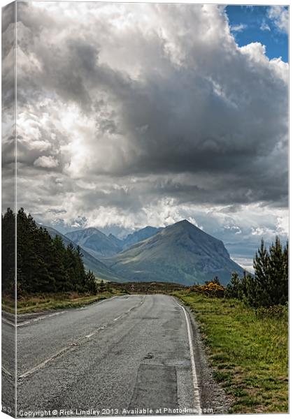 The cullin hills Canvas Print by Rick Lindley