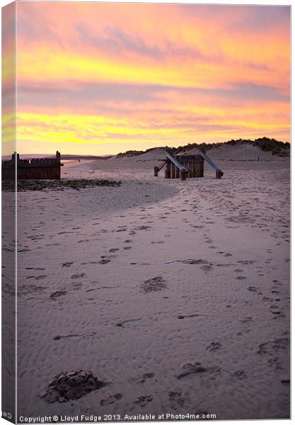 Sunrise on east beach at lossiemouth Canvas Print by Lloyd Fudge