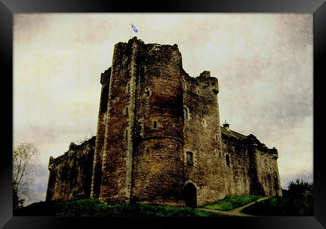 moody doune castle Framed Print by dale rys (LP)