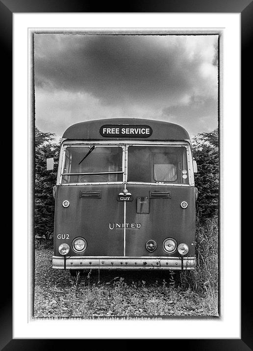 Tired and lonely bus Framed Mounted Print by Ian Jones