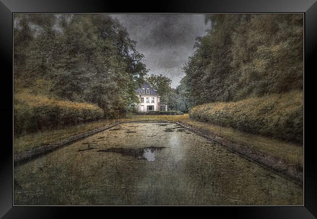 La villa abandonnée Framed Print by Jason Green
