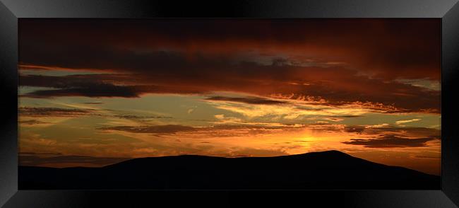 Sunset Dingle Framed Print by barbara walsh