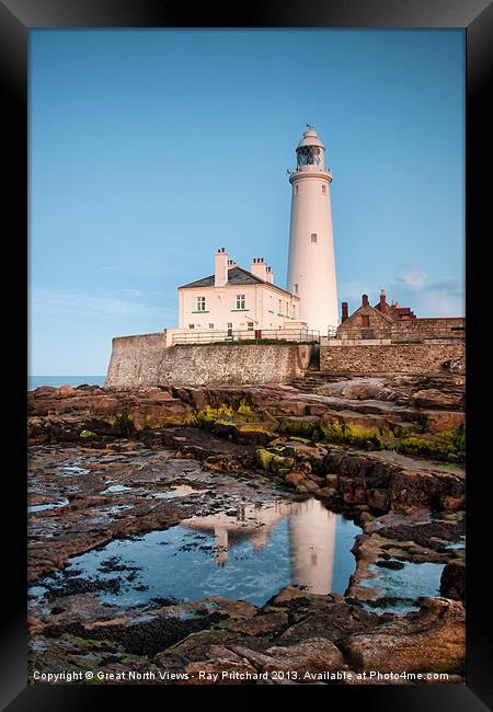 St Marys Lighthouse Framed Print by Ray Pritchard