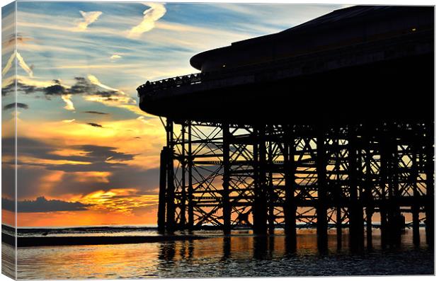 Sunset at Central Pier Blackpool Canvas Print by Gary Kenyon