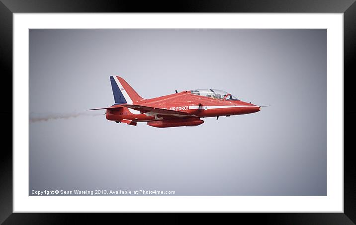 Red leader Framed Mounted Print by Sean Wareing