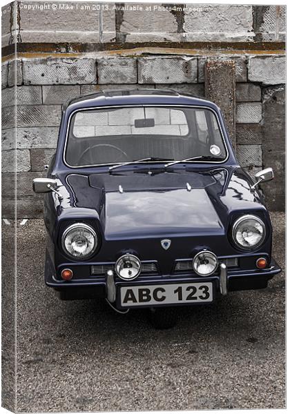Reliant Robin Canvas Print by Thanet Photos