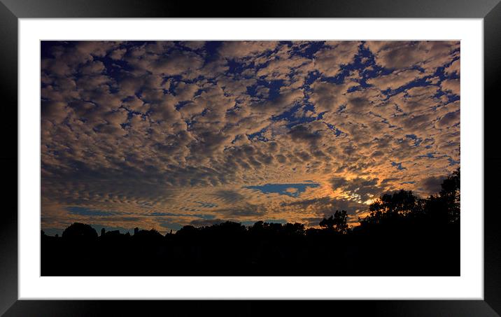 big skys Framed Mounted Print by Dean Messenger