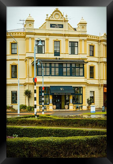The Esplanade Hotel, Auckland, New Zealand Framed Print by Mark Llewellyn