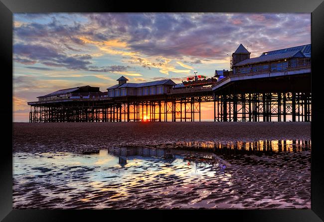 Sunset Pier Blackpool Framed Print by Gary Kenyon