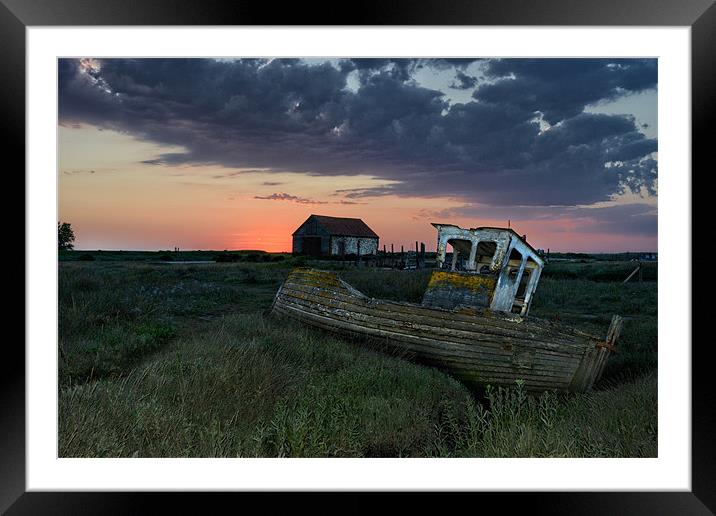 Sunset over the old wreck Framed Mounted Print by Gary Pearson