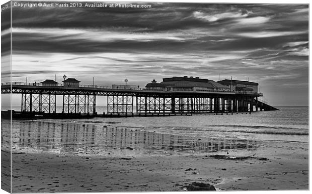 Cromer Pier in black and white Canvas Print by Avril Harris