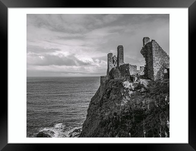 dunluce castle Framed Print by william sharpe