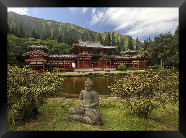 Byodo-In (平等院) Buddhist  Temple Framed Print by Ken Patterson