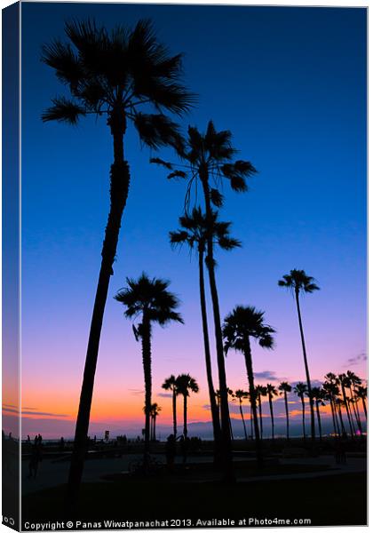Purple Sunset at Venice Beach Canvas Print by Panas Wiwatpanachat