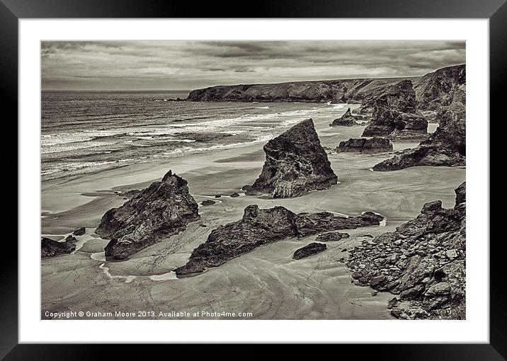 Bedruthan Steps Framed Mounted Print by Graham Moore