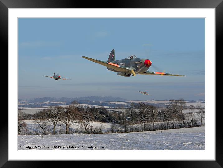 Yak9 - the Russians are coming! Framed Mounted Print by Pat Speirs