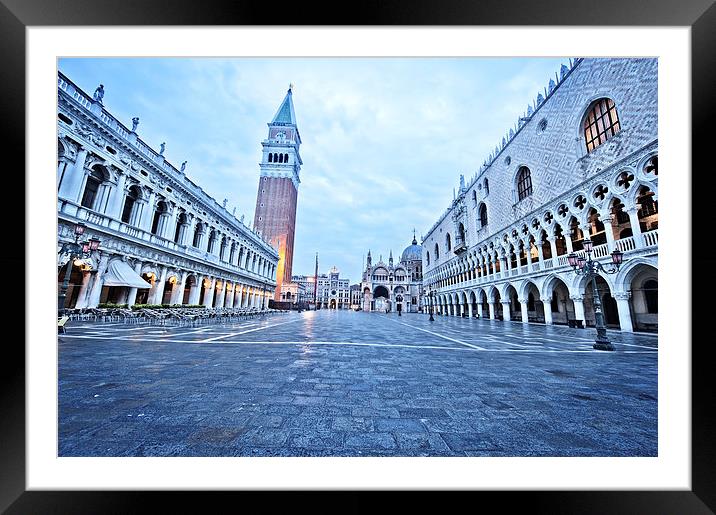 St Marks Square, Venice Framed Mounted Print by Jean Gill