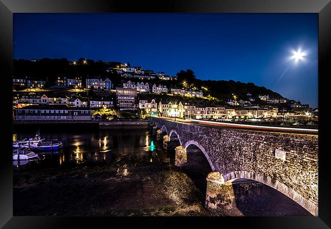 Looe Harbour bridge Framed Print by Oxon Images
