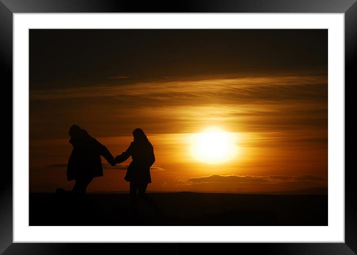 Romantic silhouette Framed Mounted Print by Lisa Shotton