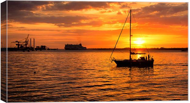 Harbourside sunset Canvas Print by Carmen Clark