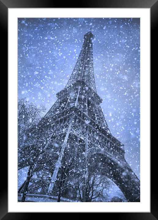 Glowing Jewel of Paris Framed Mounted Print by Les McLuckie