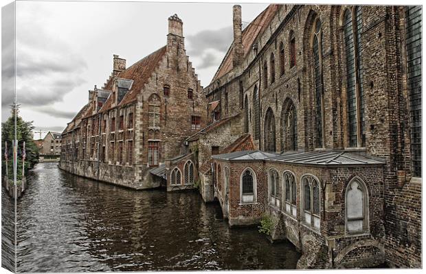 bruges canal Canvas Print by Jo Beerens