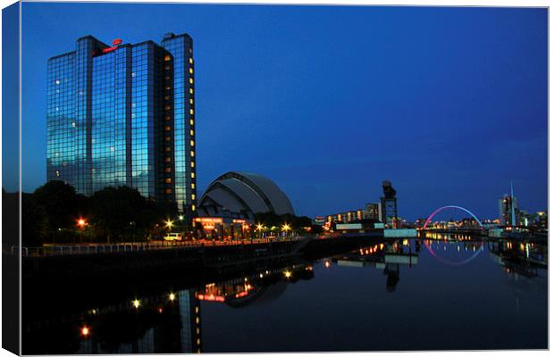 Captivating Night Scene of River Clyde Canvas Print by Les McLuckie