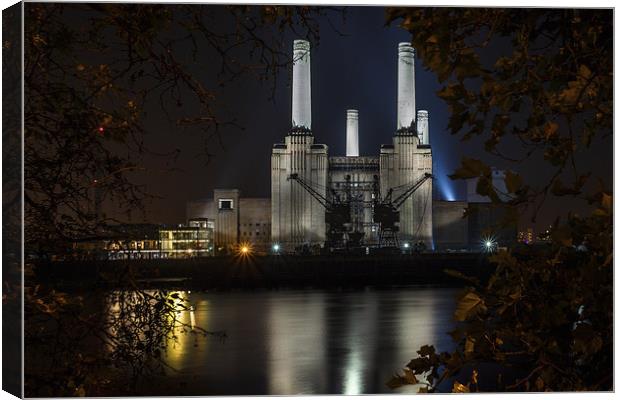Battersea Power Station, at night Canvas Print by Izzy Standbridge