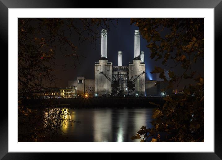 Battersea Power Station, at night Framed Mounted Print by Izzy Standbridge