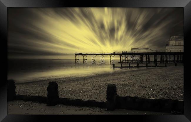 THE PIER Framed Print by Rob Toombs