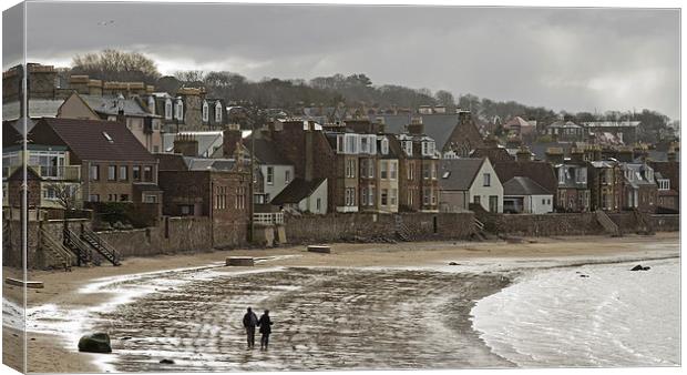 Vintage Young Love at North Berwick Canvas Print by Sue Dudley