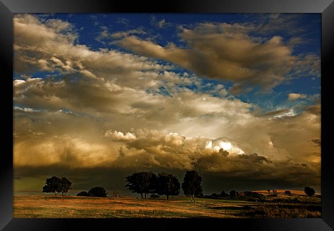 Theres a storm coming Framed Print by richard downes