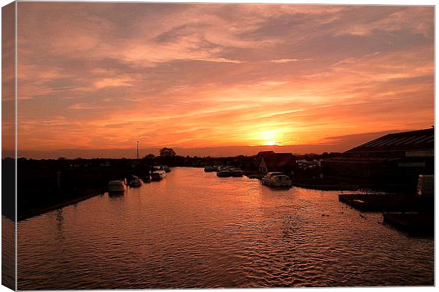 Sunset on the Norfolk Broads. Canvas Print by Lilian Marshall