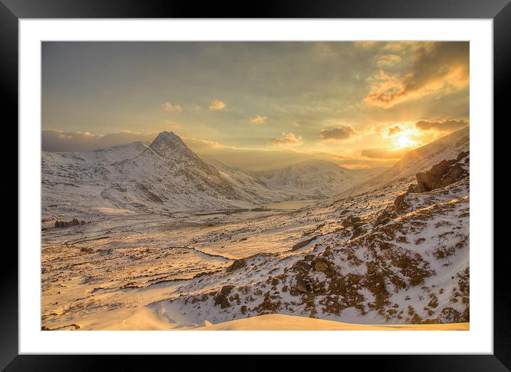 March sunset - Ogwen valley Framed Mounted Print by Rory Trappe