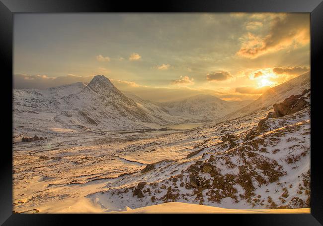 March sunset - Ogwen valley Framed Print by Rory Trappe