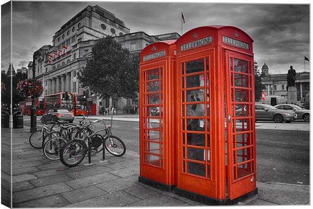 London Calling Canvas Print by Tracy Hughes