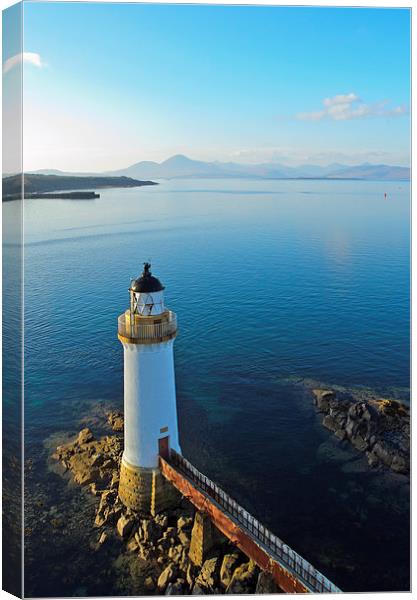 Eilean Bhan lighthouse , Isle of Skye Canvas Print by Les Parsons
