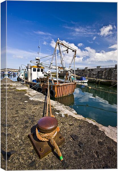 Carnlough Harbour Canvas Print by Simon Curtis