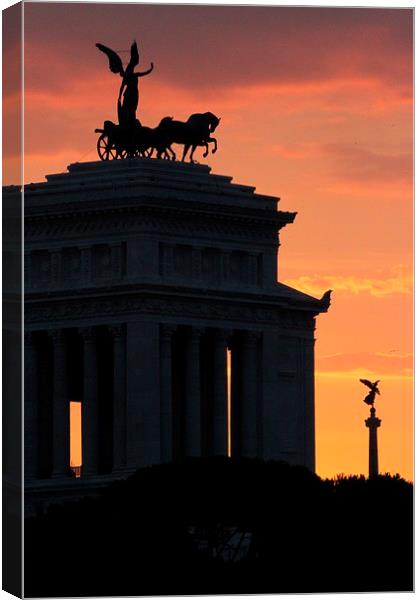 Sunset at Monumento Nazionale a Vittorio Emanuele  Canvas Print by Samantha Higgs